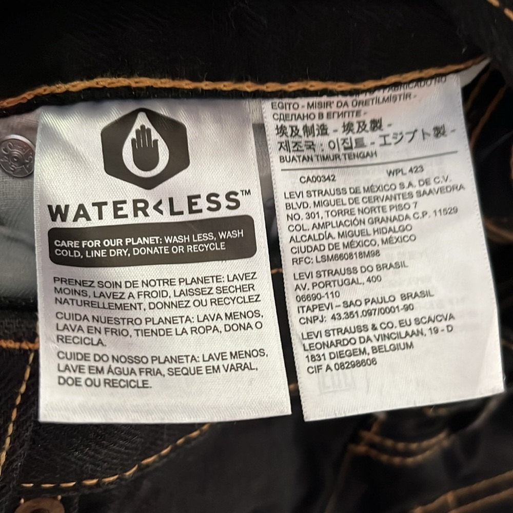 Levi's Dark Denim Jeans - Picture 6 of 9